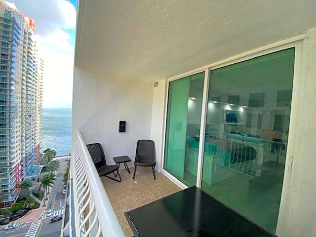 Elite Brickell Studio on the Bay