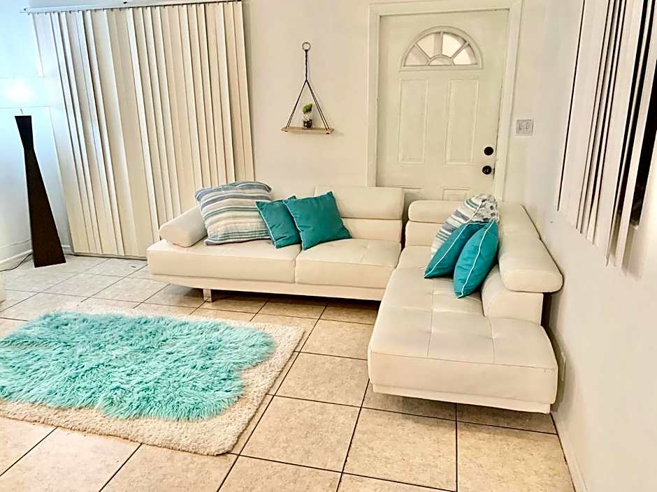 Men Only Hostel - Free - Wi-Fi - Parking - Long Term Welcome