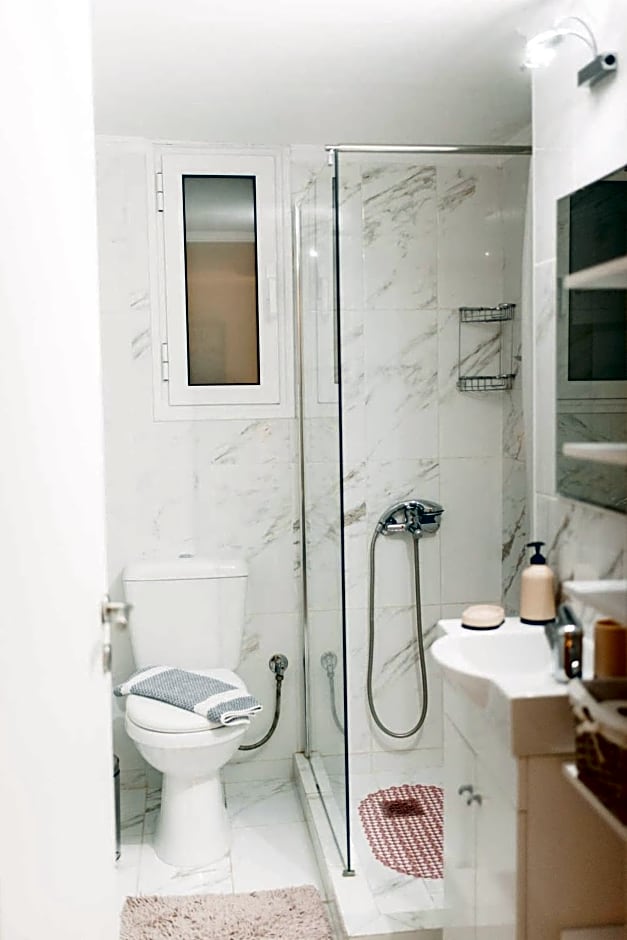 BEST HOUSE, CENTRAL APRTM., AGIOU NIKOLAOU, PATRA