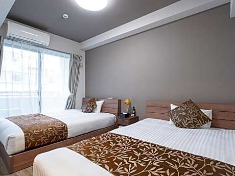 【Main Building】2 Double Beds Room with sofa - Non-Smoking