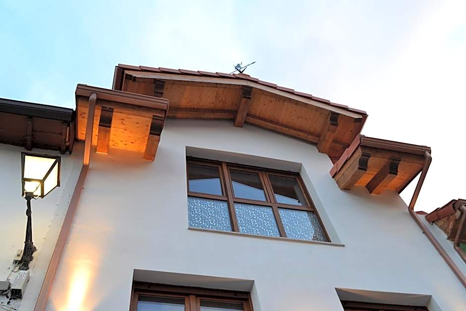 Villa de Salas Alojamientos