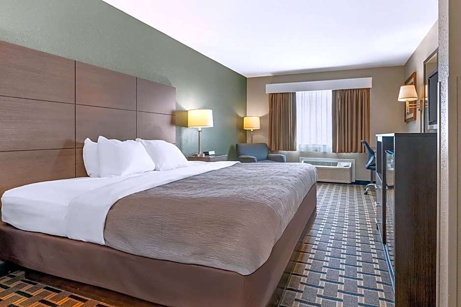 Quality Inn Mauston I-90