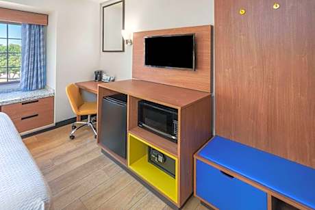 Queen Room with Two Queen Beds - Mobility Access/Non-Smoking