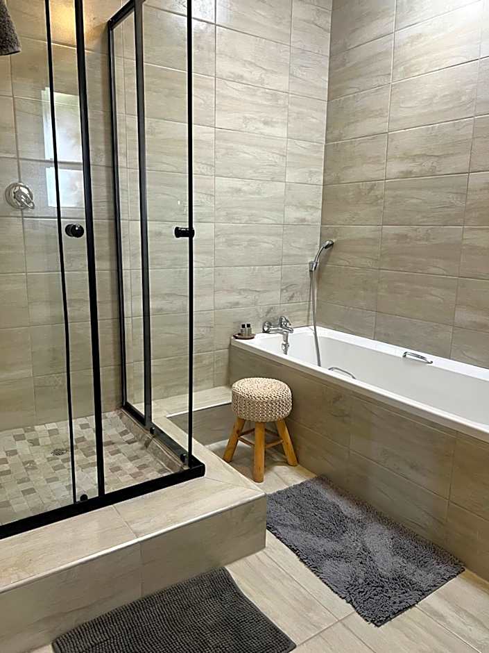 Map's View Guesthouse