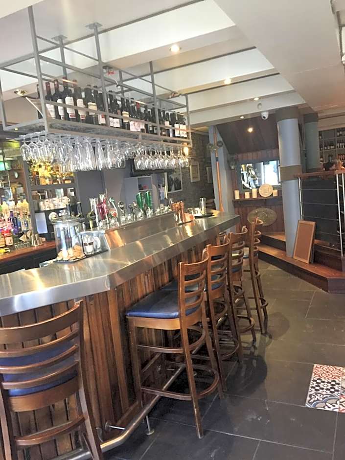 Quinlan & Cooke Boutique Townhouse and QCs Seafood Restaurant