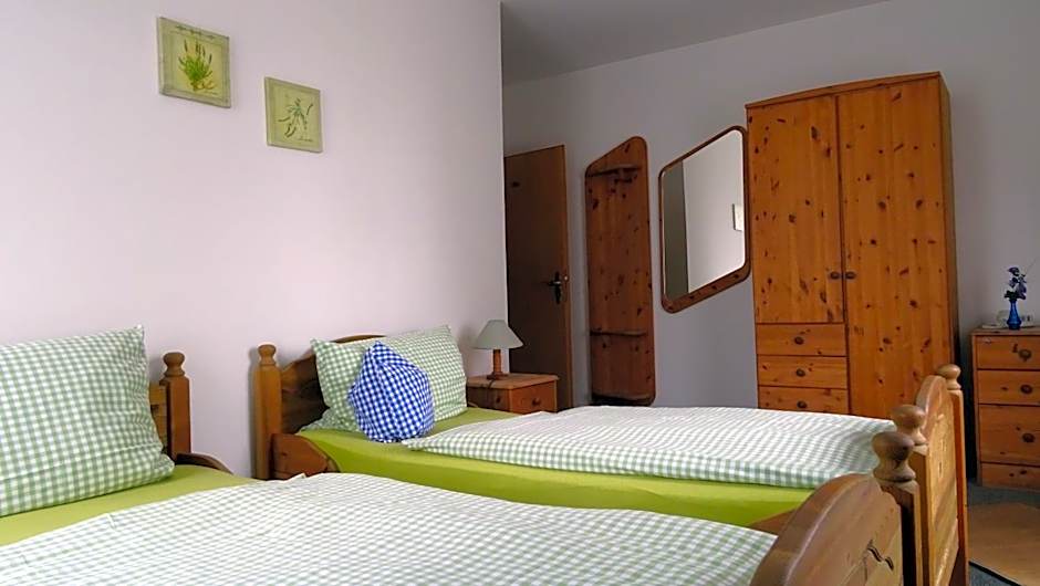 Landhotel & Restaurant Zum Krug im grünen Kranze