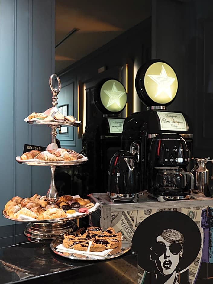 The Glam Boutique Hotel & Apt
