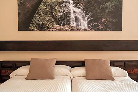 Double Room with Extra Bed (2 Adults + 1 Child)