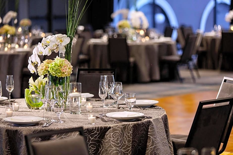 Renaissance Reno Downtown Hotel & Spa