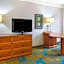 La Quinta Inn & Suites by Wyndham Greenville Haywood