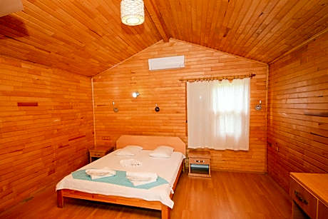 Bungalow with Garden View