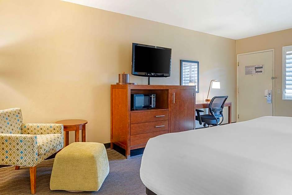 Best Western Plus Beach View Lodge