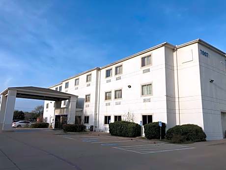 Motel 6-Woodway, TX