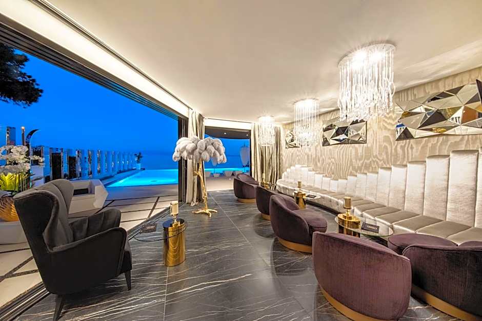 Posh Residence Luxury Suites