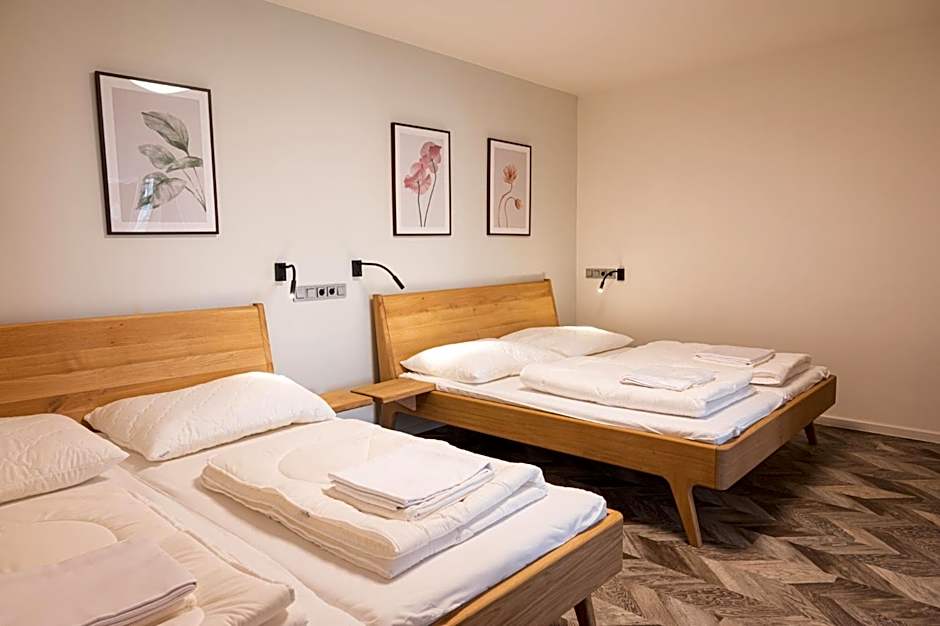 ART Hostel & Apartments