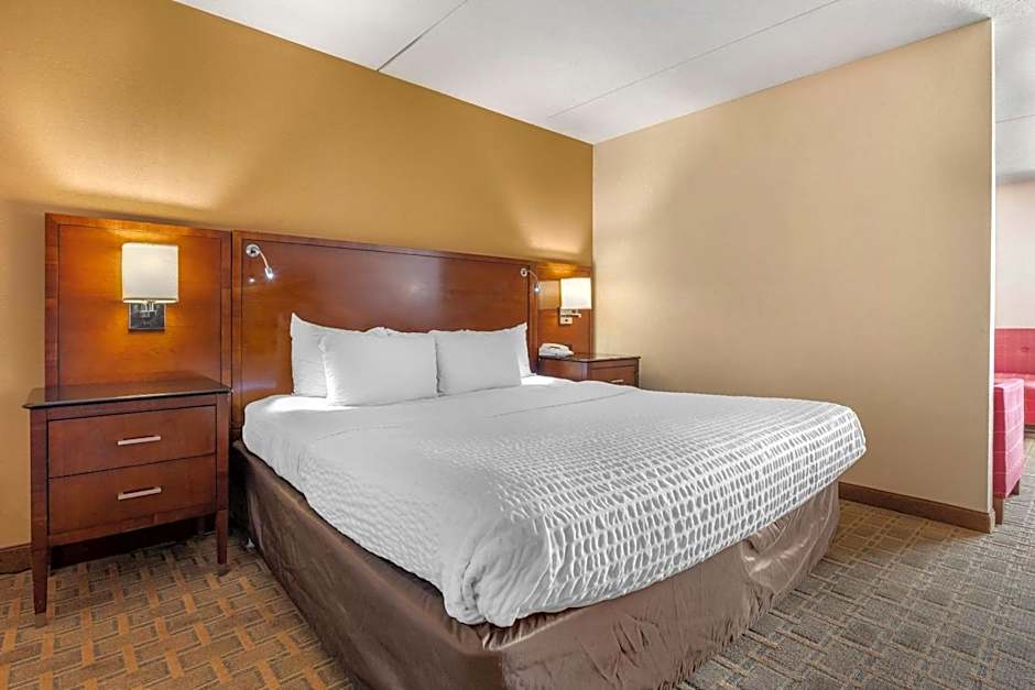 Clarion Hotel Conference Center on Lake Erie