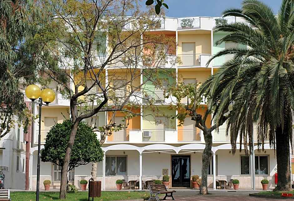 Hotel Tirreno