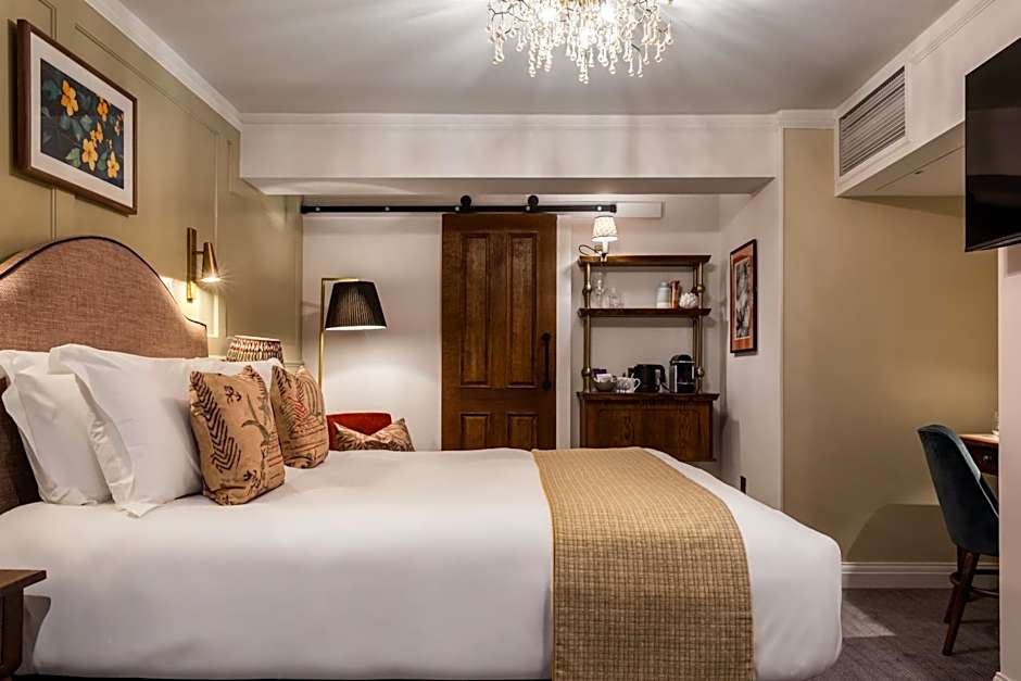 Coach & Horses Hotel