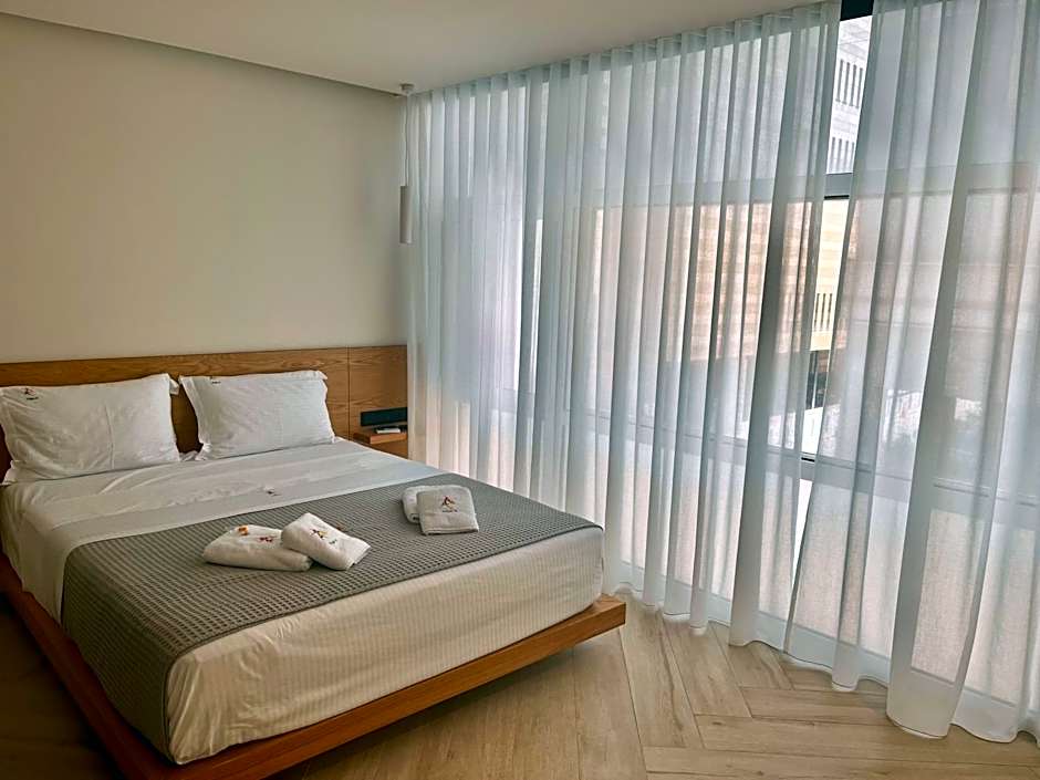 Triple A - Chic & Elegant by the Market - FREE parking!