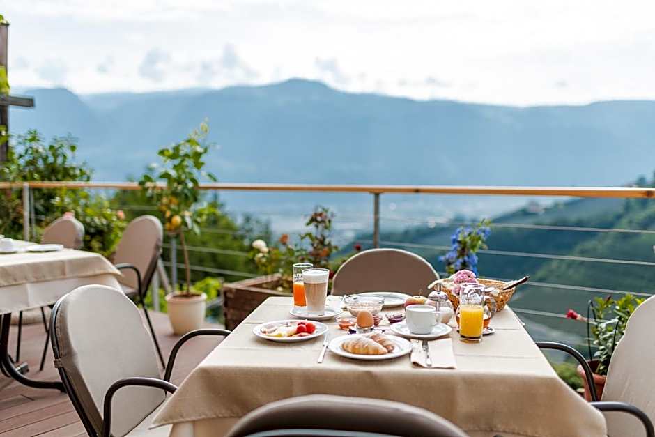 Aparthotel Abiná Lana Höhe