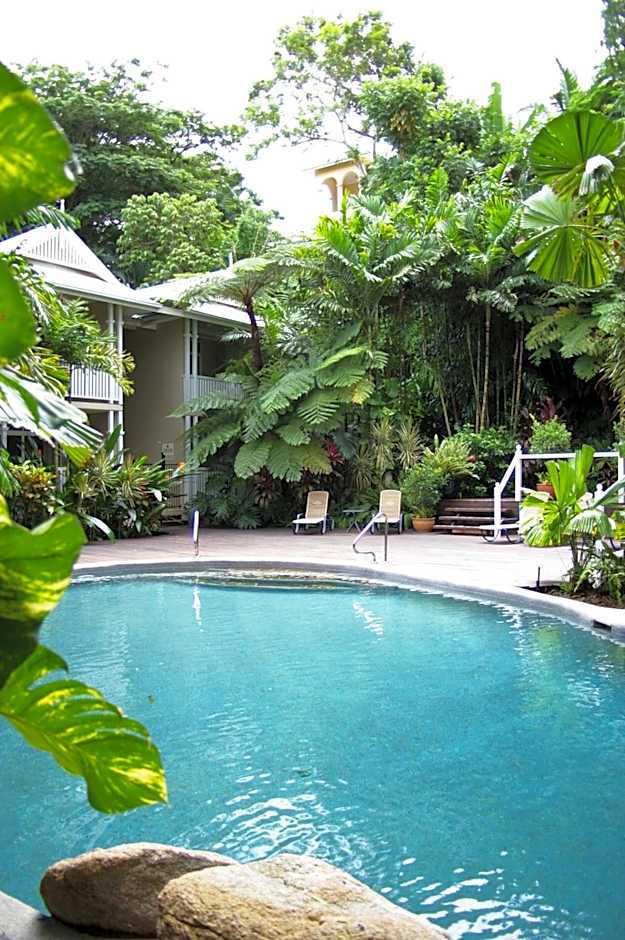 Palm Cove Tropic Apartments