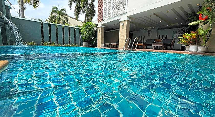 Ratana Hotel Rassada