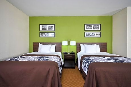 2 Double Beds Nonsmoking