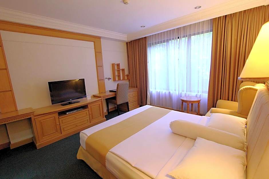 Harmoni Suites Hotel