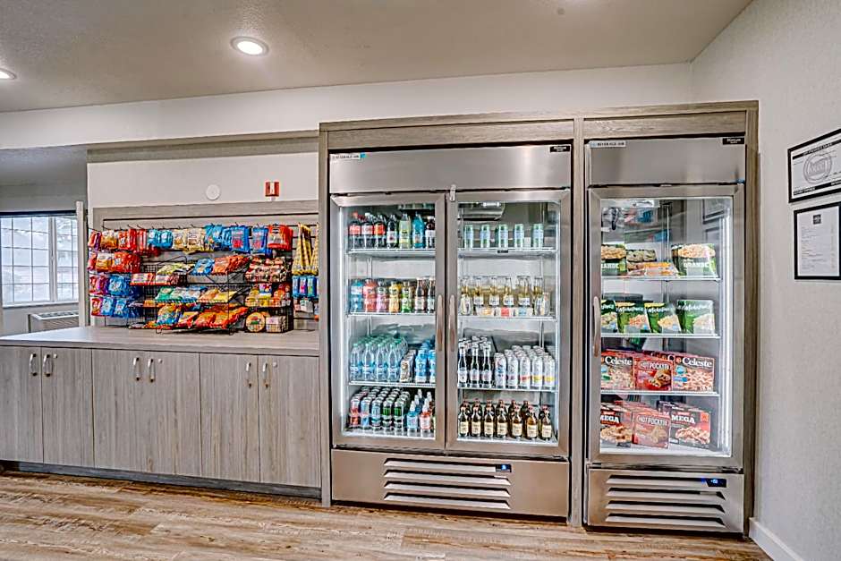 The Ashley Inn & Suites