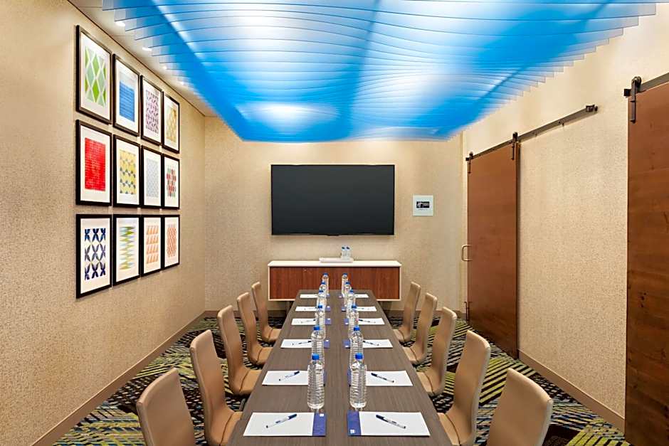 Holiday Inn Express And Suites Beaver Dam By IHG