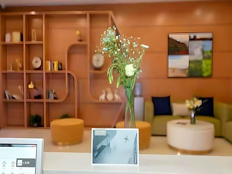 Chonpines Hotels· Tianshui Lantian City Square