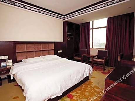Dongxing Zijin Hotel