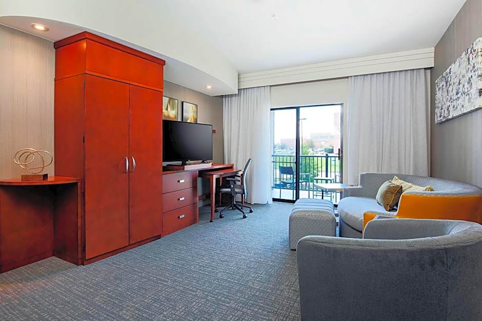 Courtyard by Marriott Dallas Arlington South