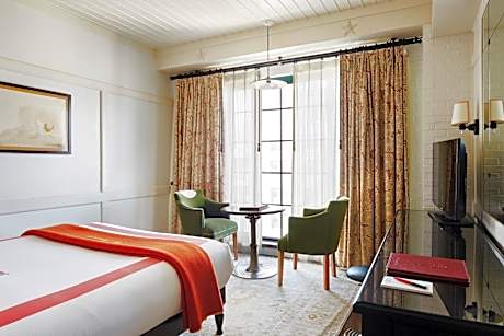 Queen Room - Disability Access