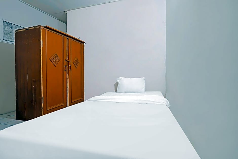 OYO Life 92694 Kost Nino