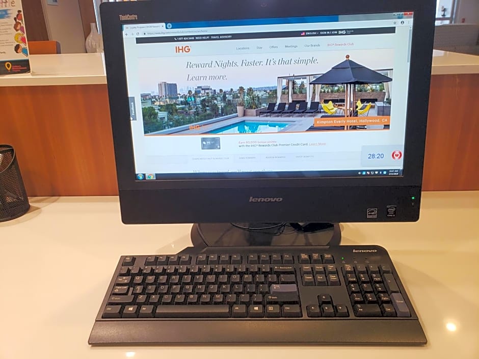 Holiday Inn Express & Suites by IHG Altoona, an IHG Hotel