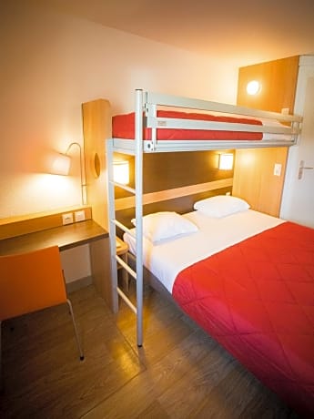 Triple Room with 1 Single Bed and 1 Double Bed