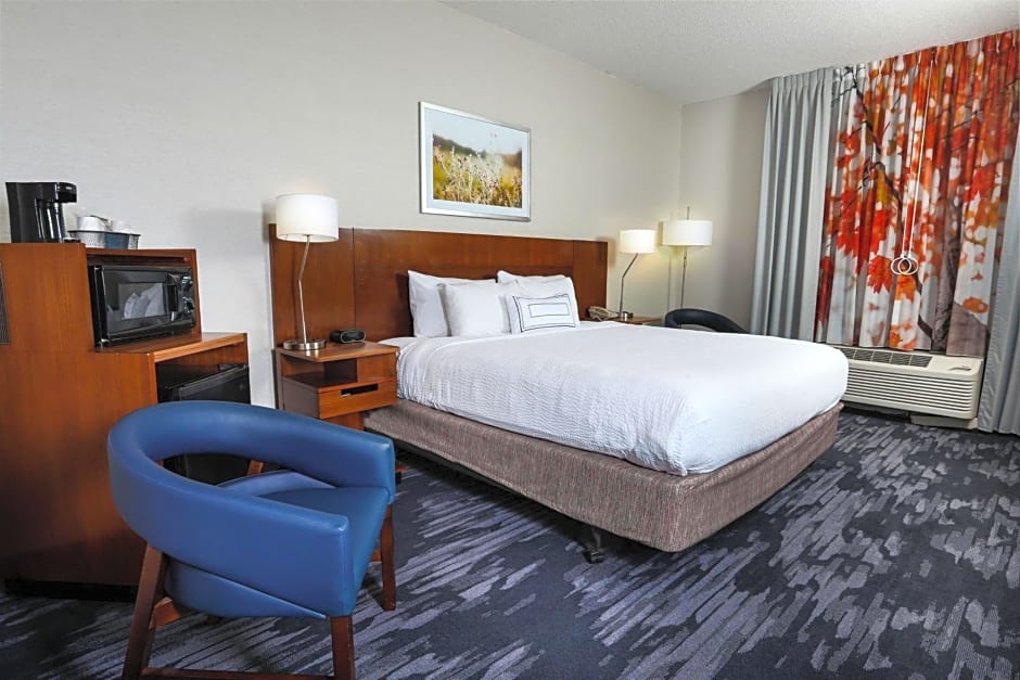 Fairfield Inn & Suites by Marriott Charleston North/Ashley Phosphate