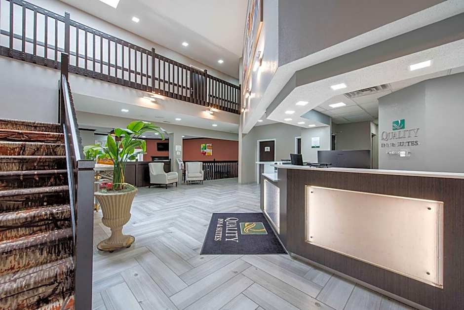 Quality Inn & Suites Brownsburg - Indianapolis West