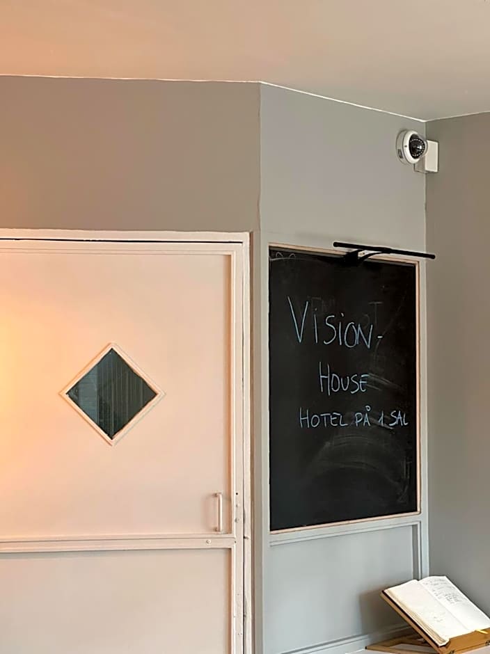 VISIONHOUSE Hotel