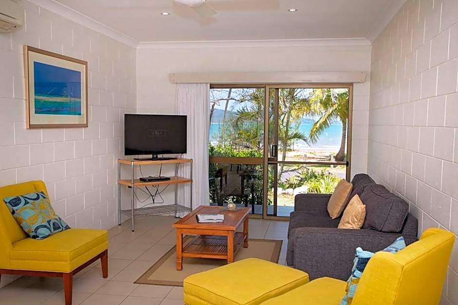 Apollo Jewel Beachfront Apartments