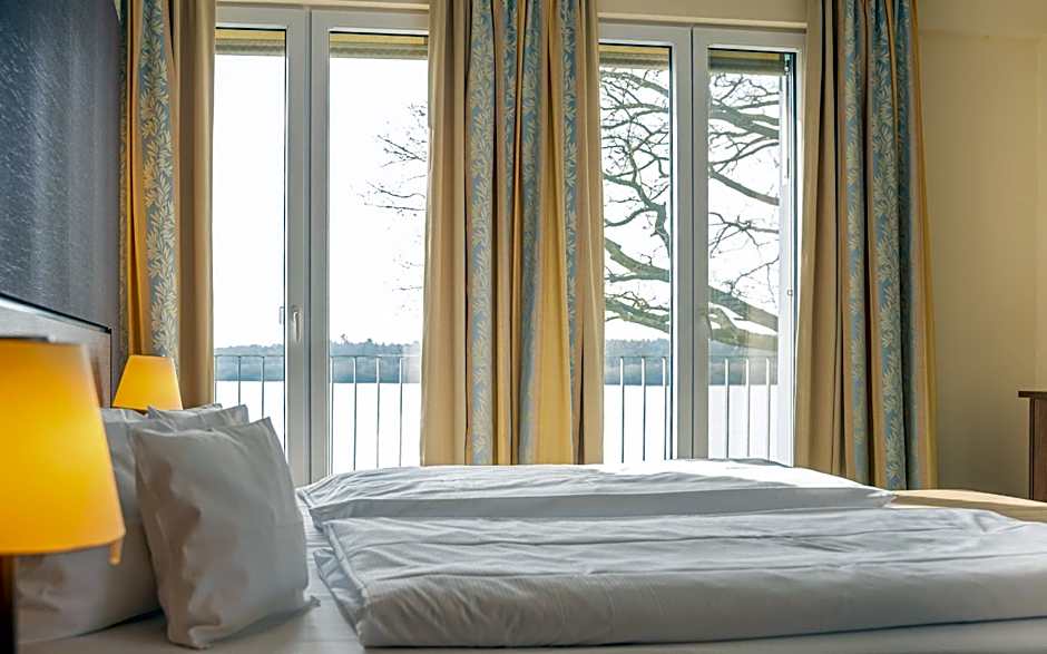 Photo 1 of 8 of Junior Suite, Sea View
