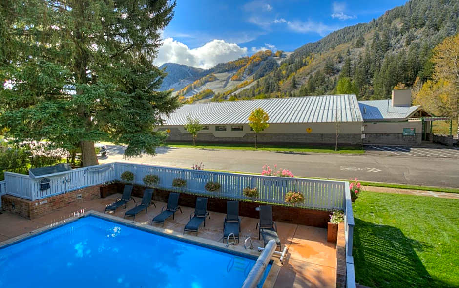 Shadow Mountain Lodge