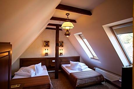 Twin Room Third Floor