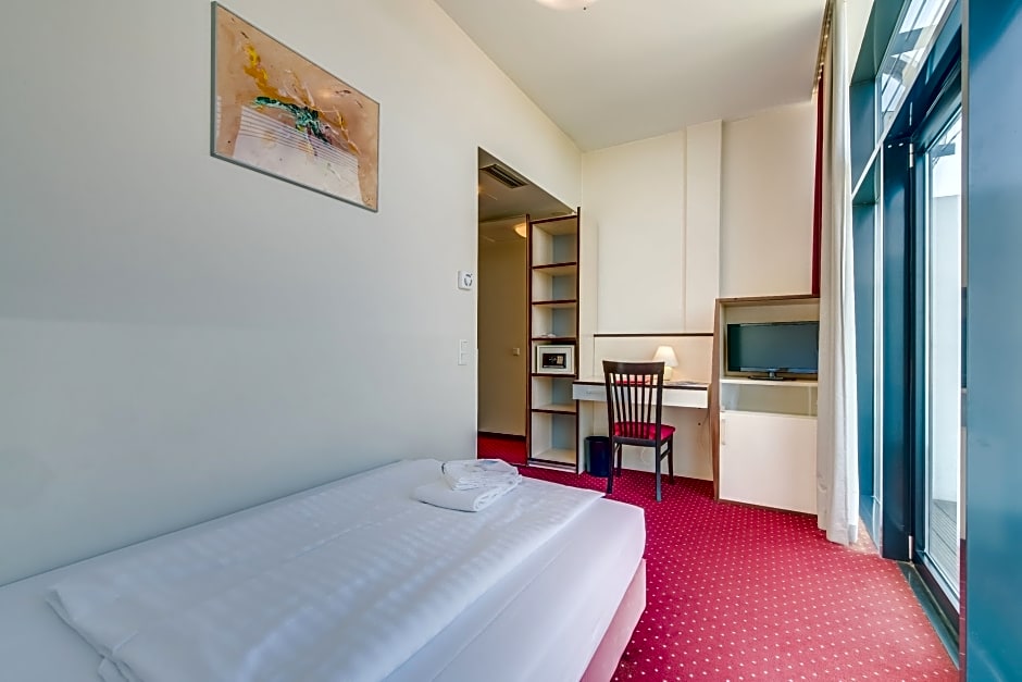 Come Inn Berlin Kurfurstendamm Germany Rates From Eur49