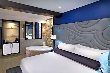 Diamond Deluxe Double Room