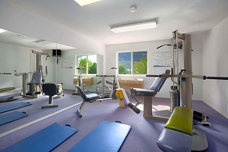 Super 8 by Wyndham West Kelowna BC