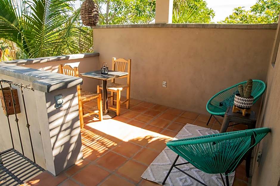 Pure Baja Private Suites-Upscale Property with Infinity Pool and Lush Gardens