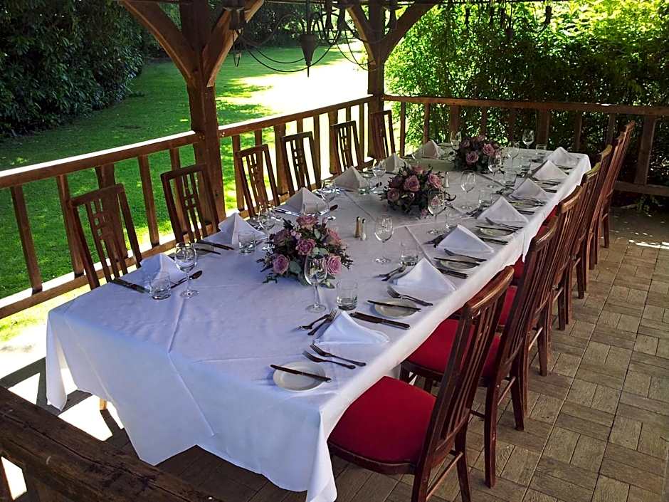 Ravenwood Hall Hotel