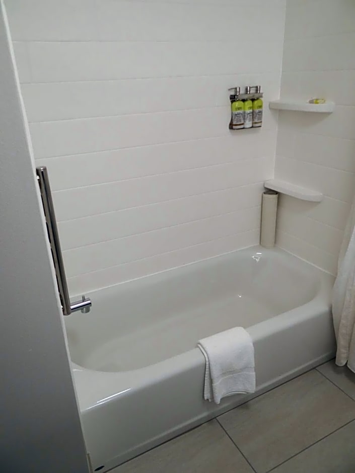 Holiday Inn Express And Suites Auburn Downtown By IHG